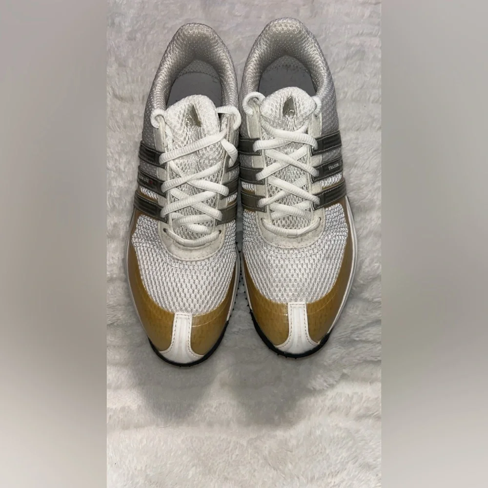 Adidas Traxion Lite S 50/50 Protect women's golf shoes.